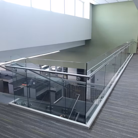 На заводе из нержавеющей стали бескаркасный кран лестницы балкон перила балюстрада с CE